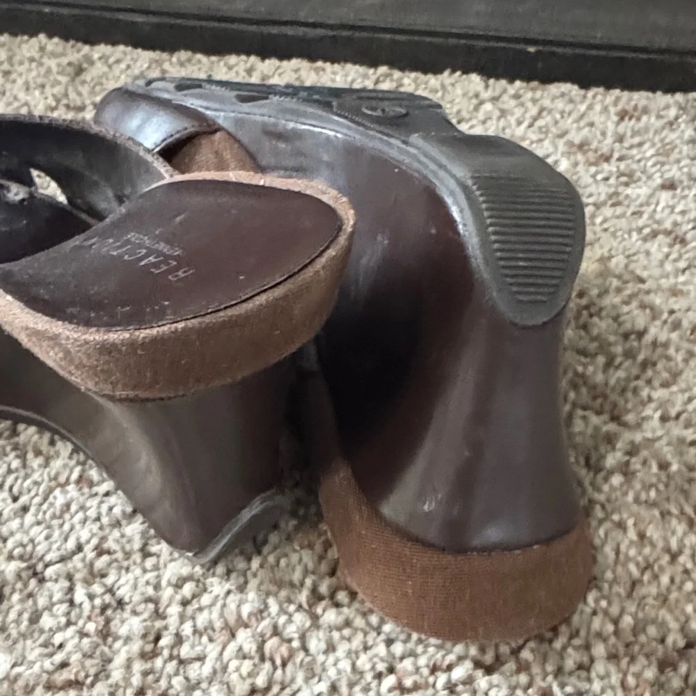 Kenneth Cole Reaction Dark Brown Leather Mules - Picture 7 of 8